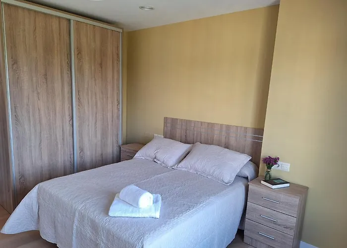 Apartment Pose Baio *